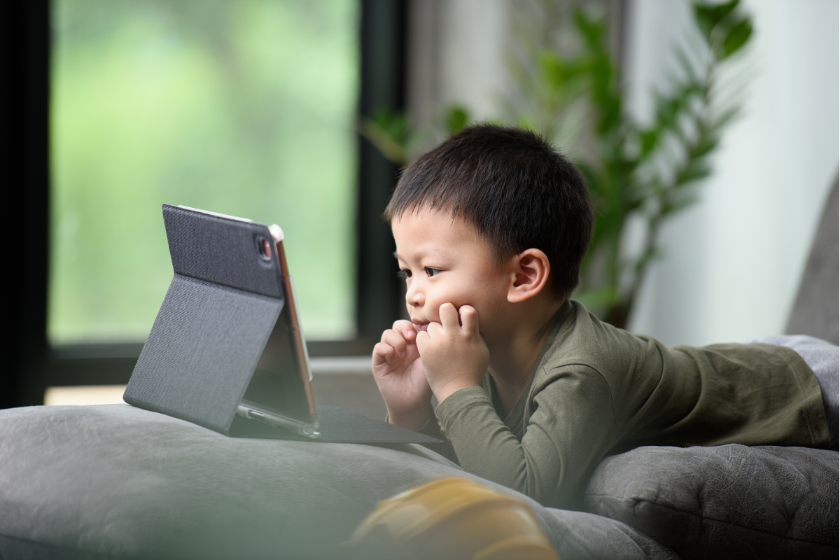 The Screen Time Struggle: How Parental Controls Can Help Your Kids Find Balance